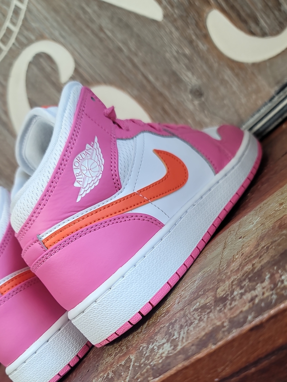 🔥🔥 Nike Air Jordan 1 Mid Retro 'Pinksicle Orange' Wmns 5.5, Good/Like New - Picture 12 of 16
